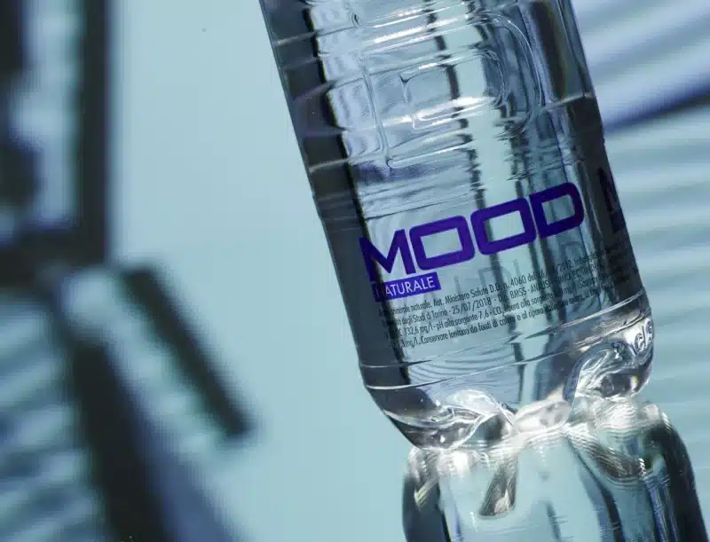 acqua mood - particolare della bottiglia